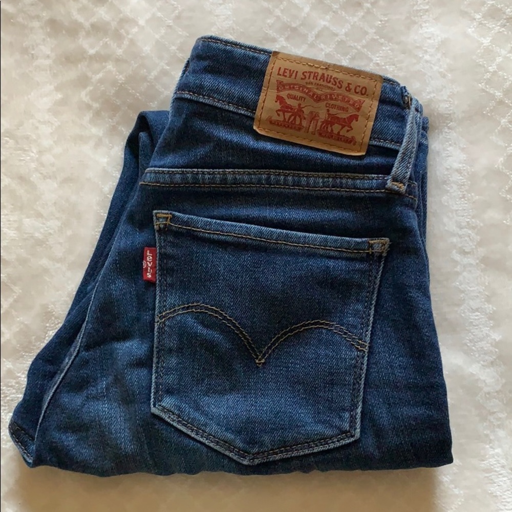 Crop Levi Jeans Size 25